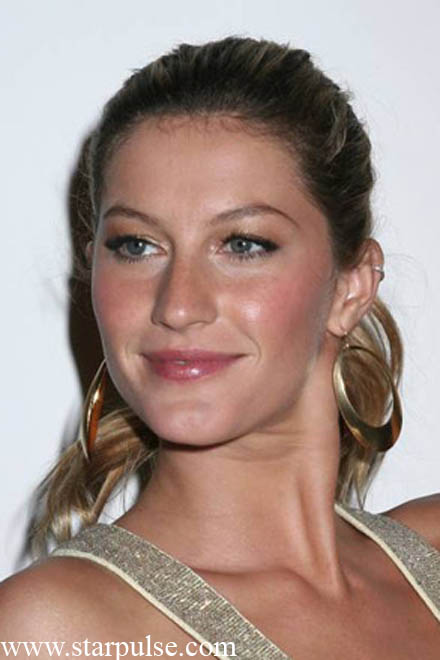 Happy stepmother Gisele Bundchen