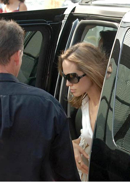 Angelina Jolie goes to Iraq