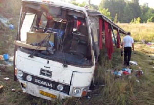 19 injured as bus overturns in Turkey