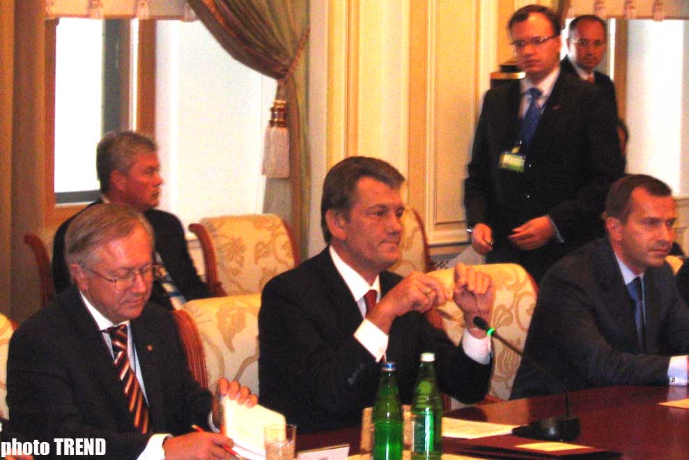 Visit of Ukrainian President to Baku will further strengthen relations between two countries  Azeri President