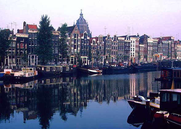 Fake Dutch 'moon rock' revealed
