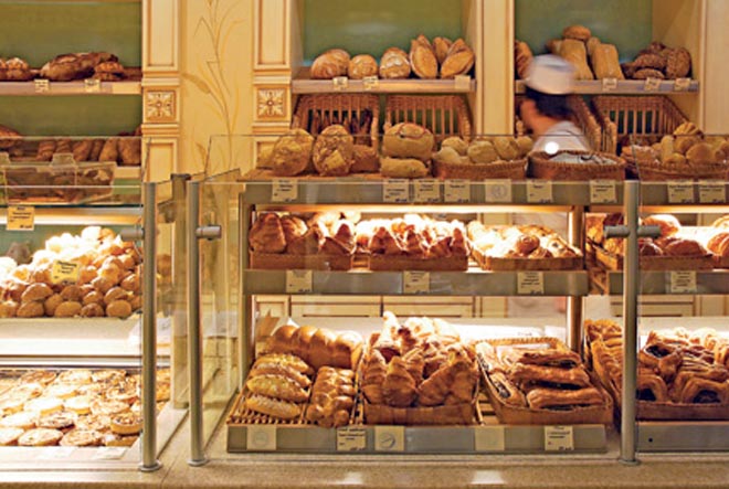 Azerbaijan suspends production of low-quality bread