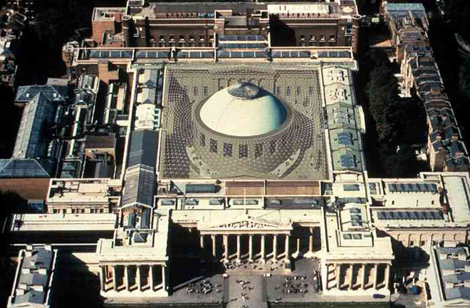 The British Museum hands over copies of items from the Oxus treasure to Tajikistan