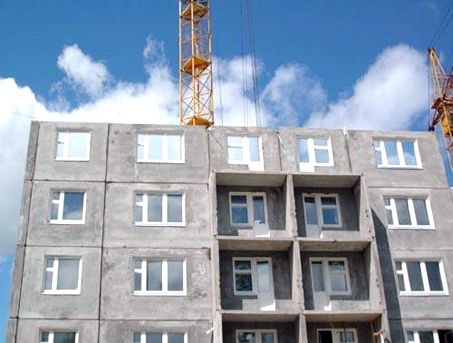 Courts do not have time to consider claims of SOCAR on illegal buildings on oil fields