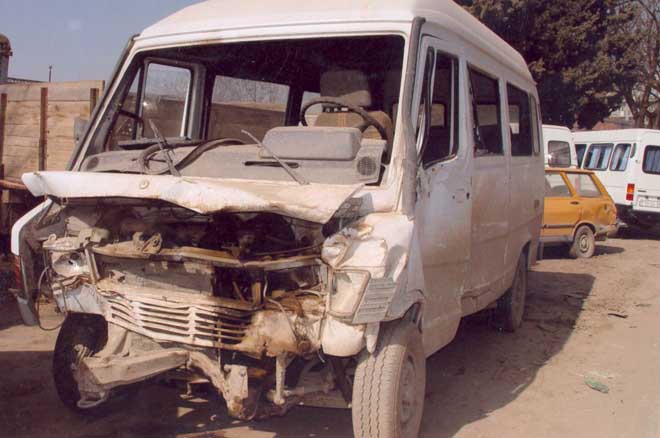 Minibus crashes in Turkey, 4 dies