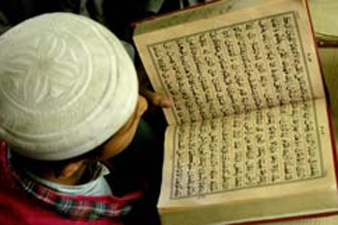 Most people of Xinjiang's 10 major ethnic minority groups believe in Islam: white paper