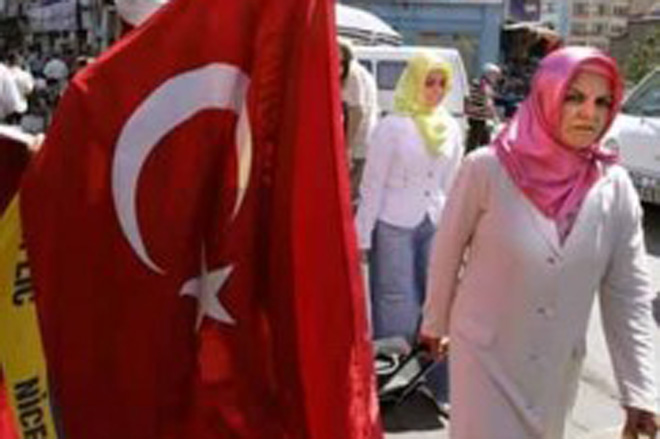 Thousands back trial of Turkish coup plotters