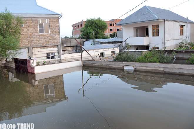 Torrential rains in Azerbaijani region damage several houses