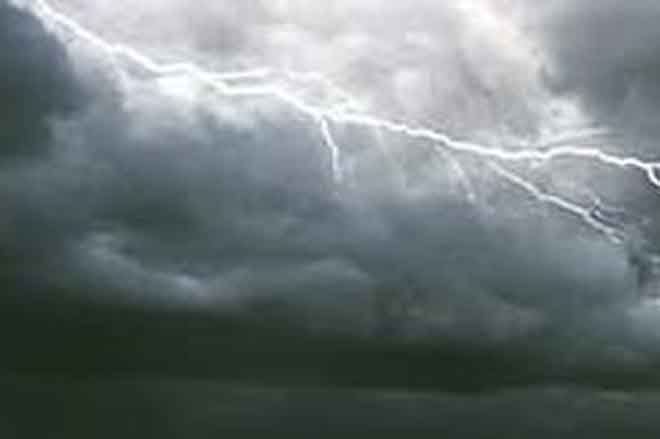 Lightning hits 91 spectators at racetrack