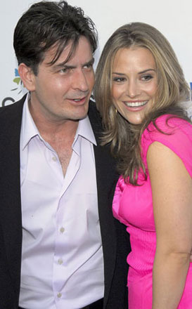 Charlie Sheen and wife Brooke Mueller expecting twins