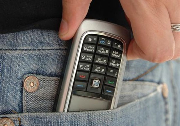 Cell phones cut Alzheimer's risk - study