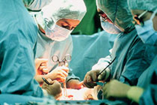 Brain surgeon turns his operating theatre into live performance