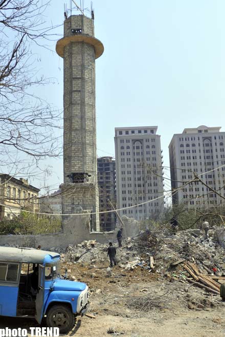 Court makes decision to demolish mosque in Baku