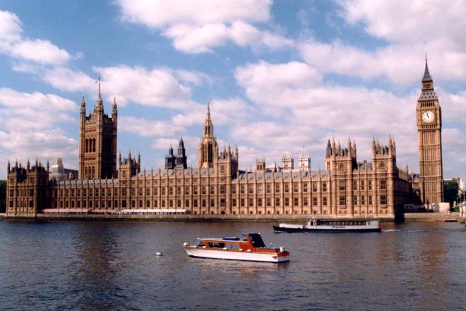 Britain offers land to help Cyprus talks, U.N. says