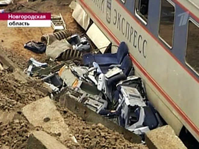 India train collision leaves 25 dead