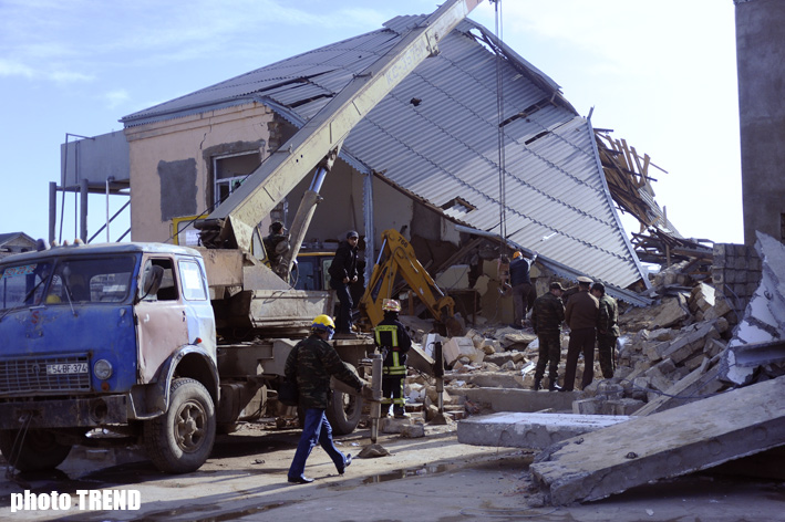 Rescuers retrieve dead body from ruins of blasted public facility (Updated 8) (PHOTO)