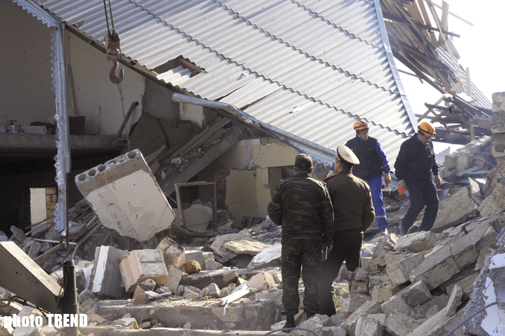Rescuers retrieve dead body from ruins of blasted public facility (Updated 8) (PHOTO)