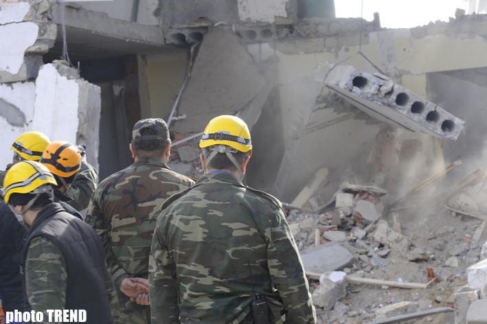 Rescuers retrieve dead body from ruins of blasted public facility (Updated 8) (PHOTO)