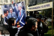 Piquet held in front of Iran's embassy in Azerbaijan (PHOTO)