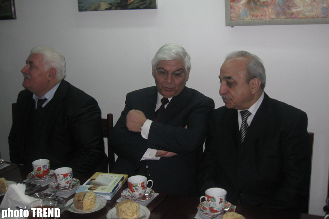 Azerbaijani publicist Laura Djabrailli presents her first book (PHOTOS)