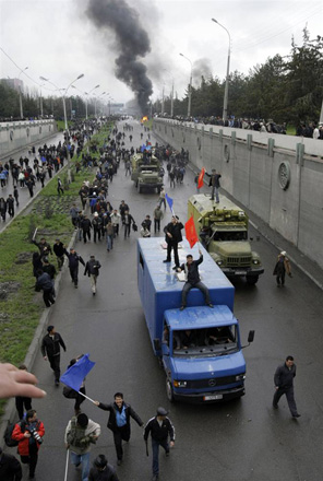 Experts: Russia can be only guarantee of security in Kyrgyzstan