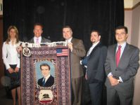 Arnold Schwarzenegger receives Azerbaijani carpet with his portrait (PHOTO)