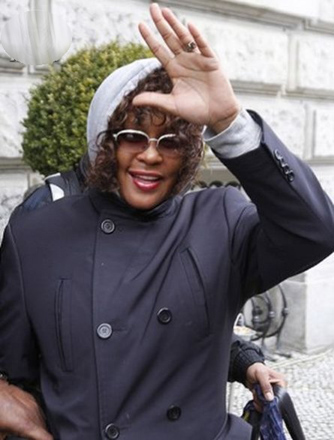 Drug spoon, Coke found in Whitney Houston's hotel room: L.A. coroner