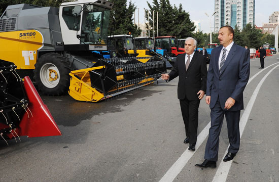 Azerbaijani President visits Caspian Agro–2010 International Exhibition (UPDATE) (PHOTO)
