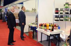 Azerbaijani President visits Caspian Agro–2010 International Exhibition (UPDATE) (PHOTO)