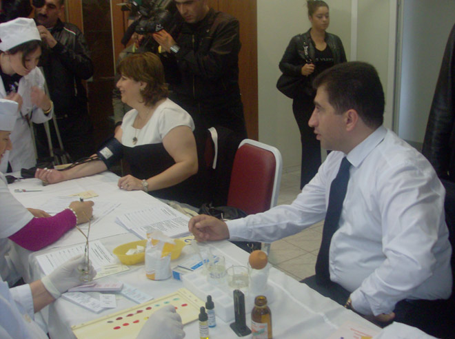 Azerbaijan holds blood drive to help children suffering from thalassemia (PHOTO)