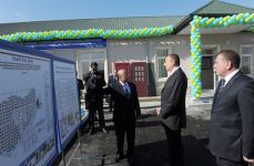 Azerbaijani President opens new houses in Saatli (PHOTO)