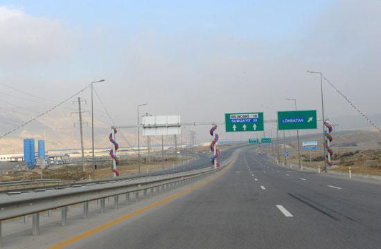 Azerbaijani President opens Baku beltway (PHOTO)