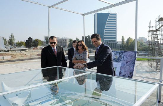 President Ilham Aliyev visits construction site of Heydar Aliyev Center (PHOTO)