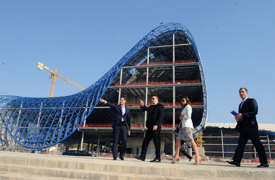 President Ilham Aliyev visits construction site of Heydar Aliyev Center (PHOTO)