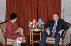 Azerbaijan's President meets Kyrgyz counterpart in Istanbul (PHOTO)