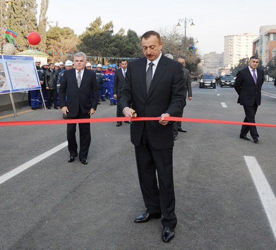 Azerbaijani President opens tunnels and pedestrian underpasses in Baku (PHOTO)