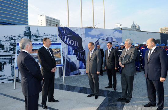 Azerbaijani President opens tunnels and pedestrian underpasses in Baku (PHOTO)
