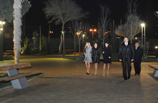 President of Azerbaijan inaugurates new park at seaside (PHOTO)