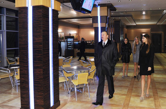 President of Azerbaijan inaugurates new park at seaside (PHOTO)