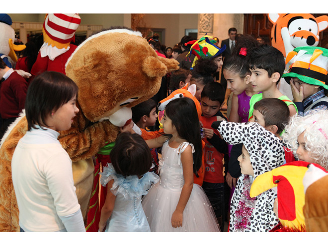 Heydar Aliyev Foundation organizes New Year celebrations for orphans (PHOTOS)