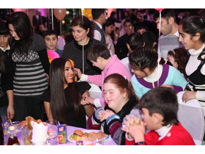 Heydar Aliyev Foundation organizes New Year celebrations for orphans (PHOTOS)