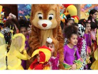 Heydar Aliyev Foundation organizes New Year celebrations for orphans (PHOTOS)