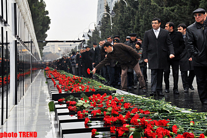 Azerbaijan commemorates 21st anniversary of 20 January tragedy (PHOTOS)