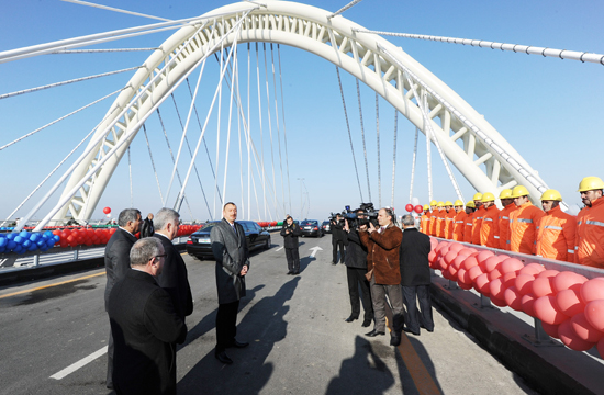 Azerbaijani President inaugurates pedestrian overpass, pedestrian underpass, road junctions and Central Dispatcher Service of Bakuelektrikshebeke (UPDATE) (PHOTOS)