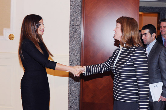 First Lady of Azerbaijan meets US science envoy (PHOTO)