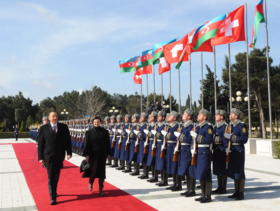 Swiss president officially welcomed to Azerbaijan (PHOTO)