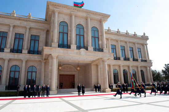 Swiss president officially welcomed to Azerbaijan (PHOTO)