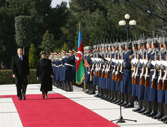 Swiss president officially welcomed to Azerbaijan (PHOTO)