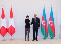Swiss president officially welcomed to Azerbaijan (PHOTO)