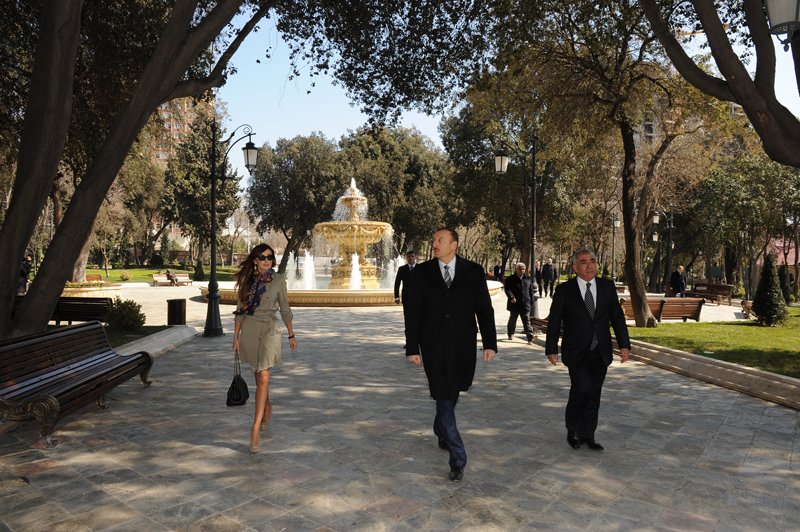 Azerbaijani President and First Lady open Officers' Park in Baku (PHOTO)